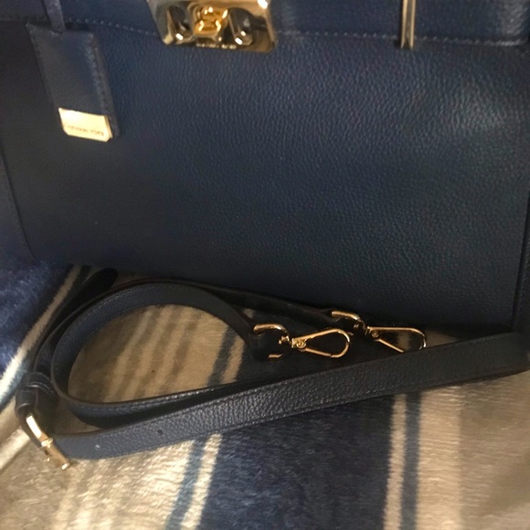 MICHAEL KORS KARSON LARGE NAVY SATCHEL LEATHER HANDBAG AND Wallet - Picture 2 of 7
